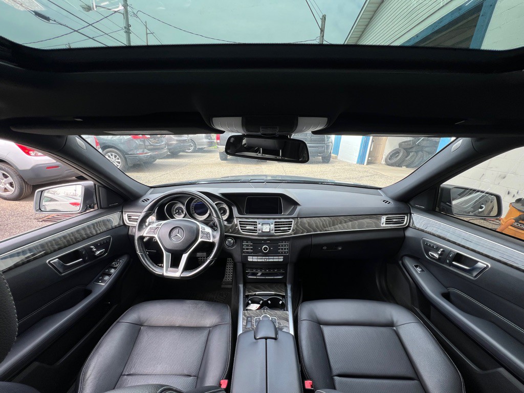 2016 Mercedes-Benz E-Class Image 10