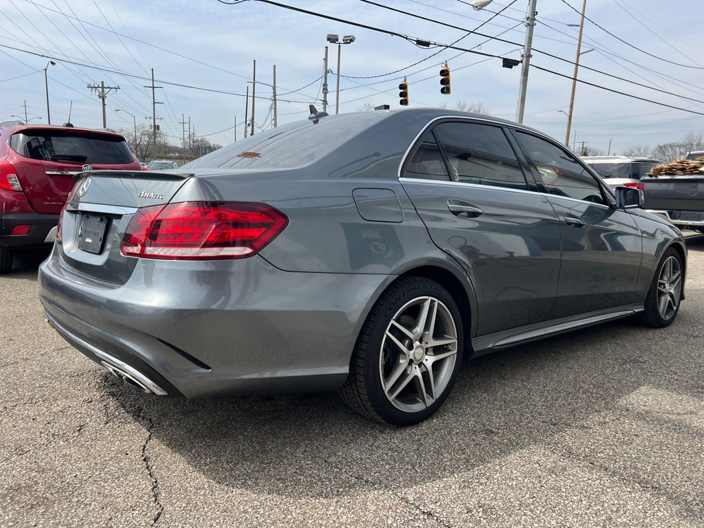 2016 Mercedes-Benz E-Class Image 16