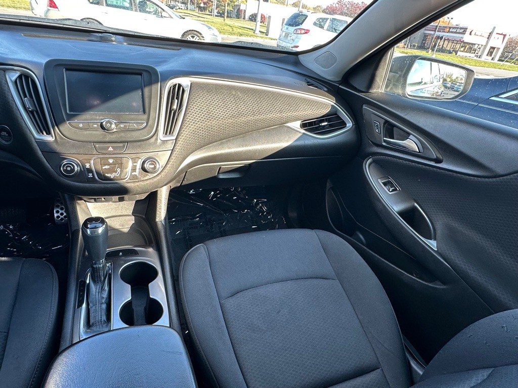 2016 Chevrolet Malibu Image 6