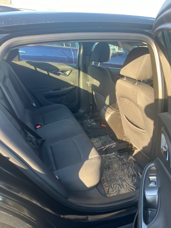 2016 Chevrolet Malibu Image 9