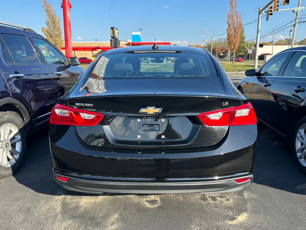 2016 Chevrolet Malibu Image 12
