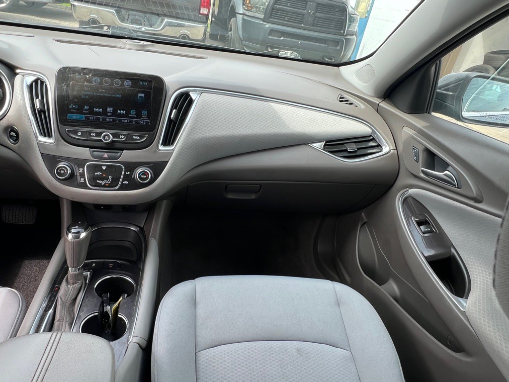 2016 Chevrolet Malibu Image 10