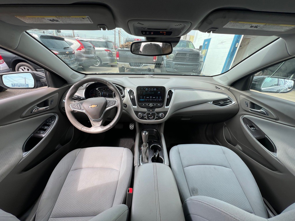 2016 Chevrolet Malibu Image 11