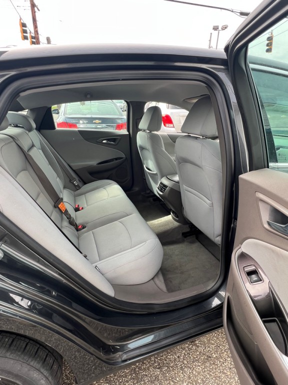 2016 Chevrolet Malibu Image 14