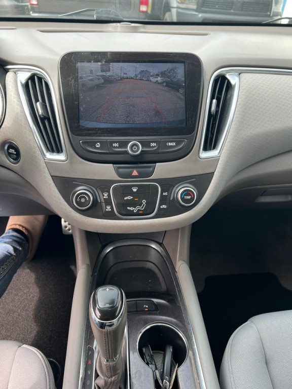 2016 Chevrolet Malibu Image 15