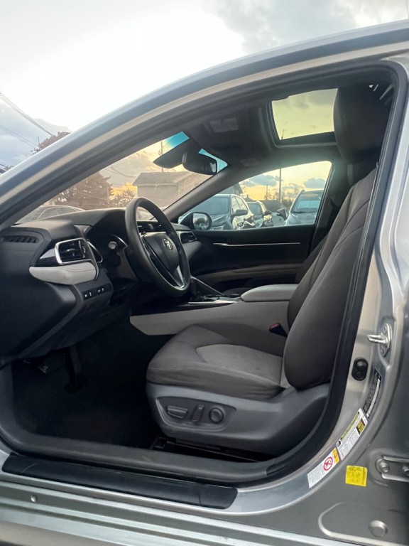 2018 Toyota Camry Image 8