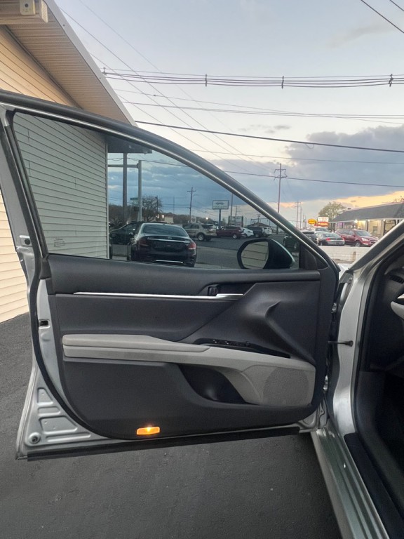 2018 Toyota Camry Image 9