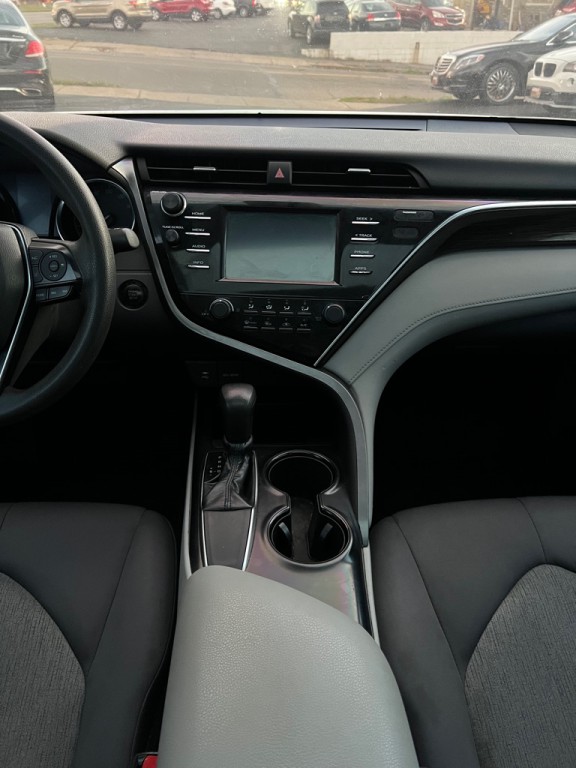 2018 Toyota Camry Image 12