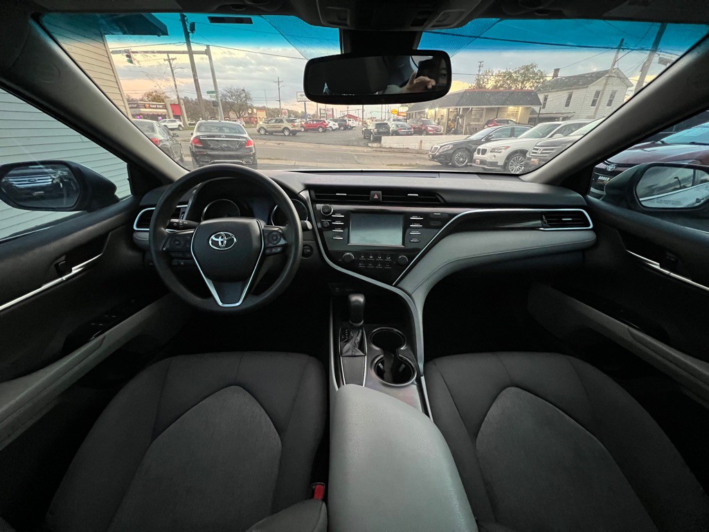 2018 Toyota Camry Image 13