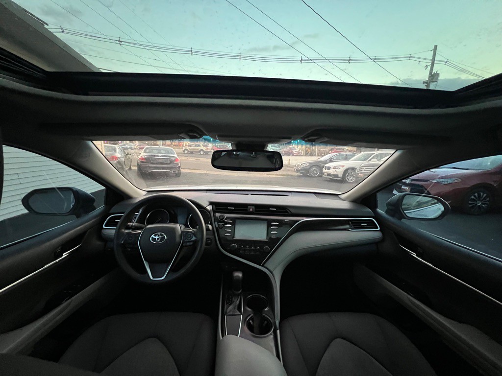 2018 Toyota Camry Image 14