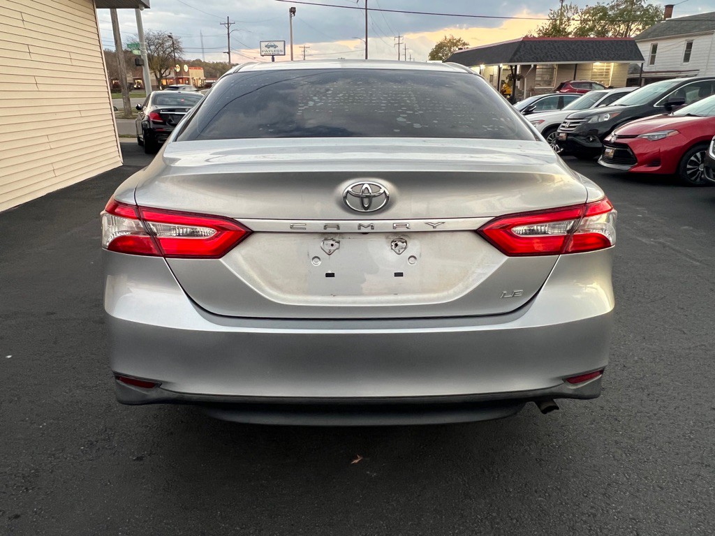 2018 Toyota Camry Image 21