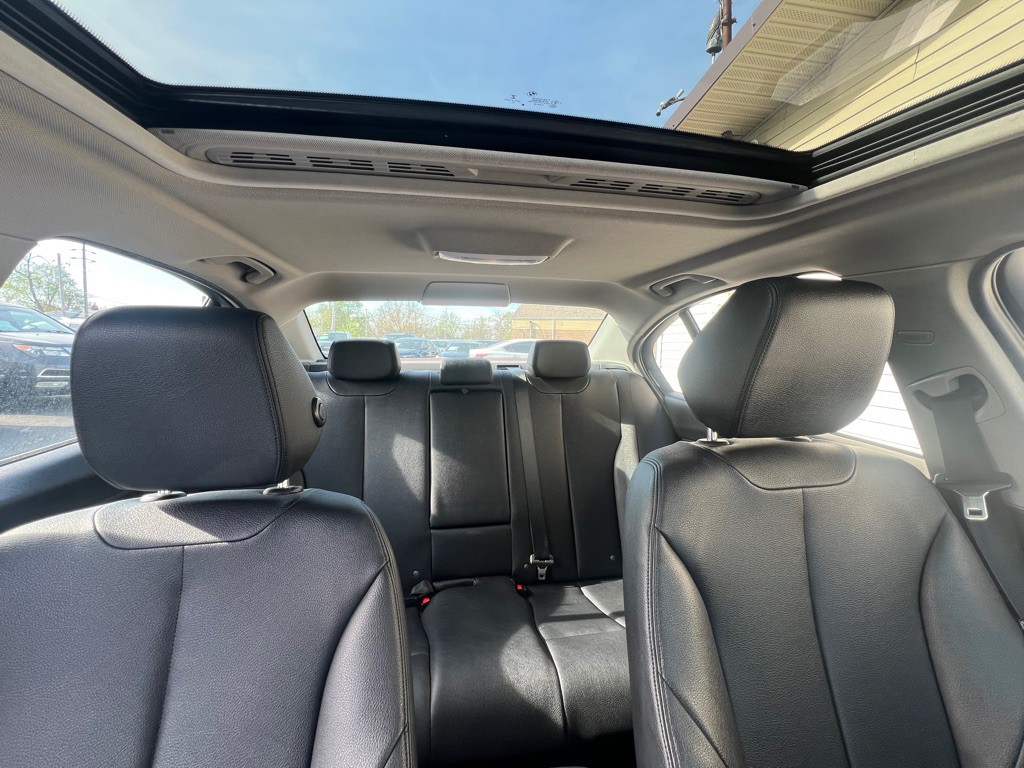 2014 BMW 3 Series Image 6