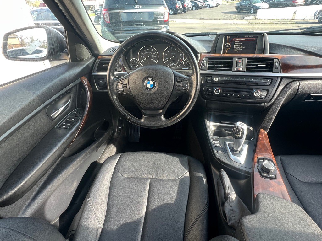 2014 BMW 3 Series Image 7
