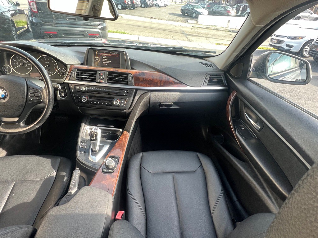 2014 BMW 3 Series Image 8
