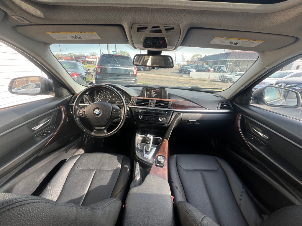 2014 BMW 3 Series Image 9