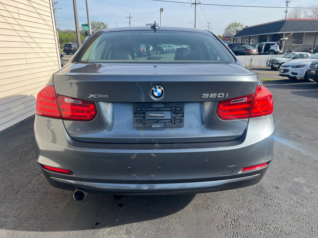 2014 BMW 3 Series Image 18