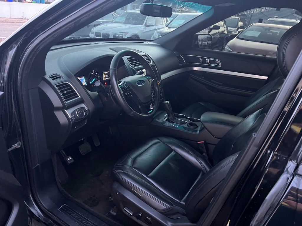 2016 Ford Explorer Image 8