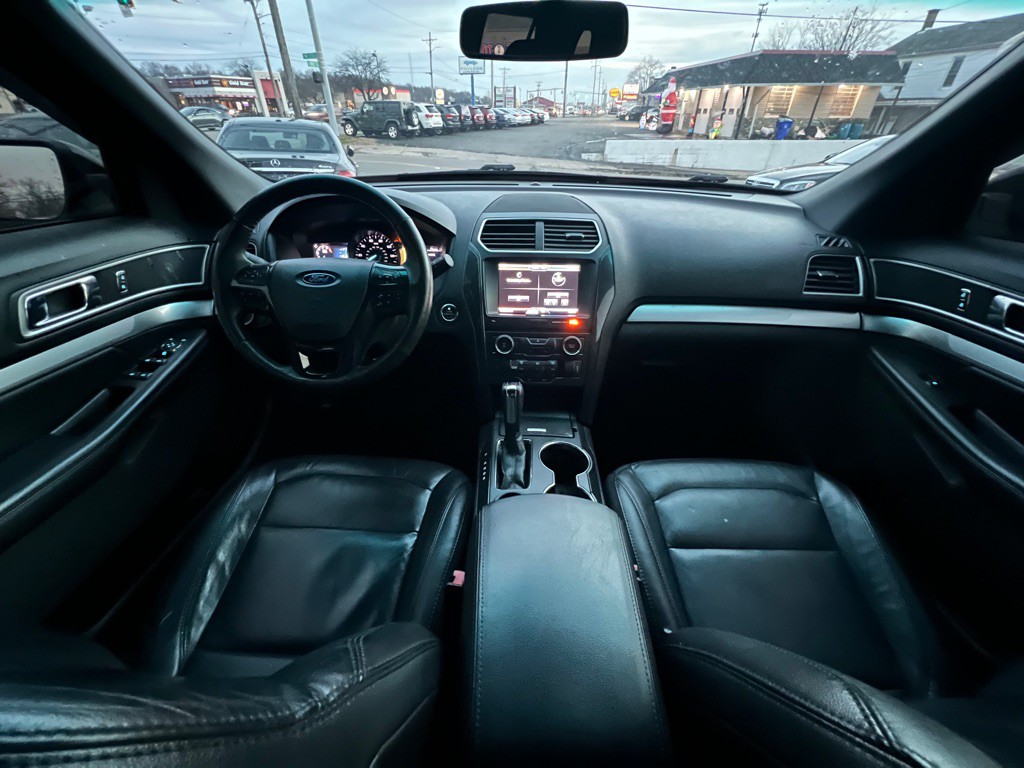2016 Ford Explorer Image 13