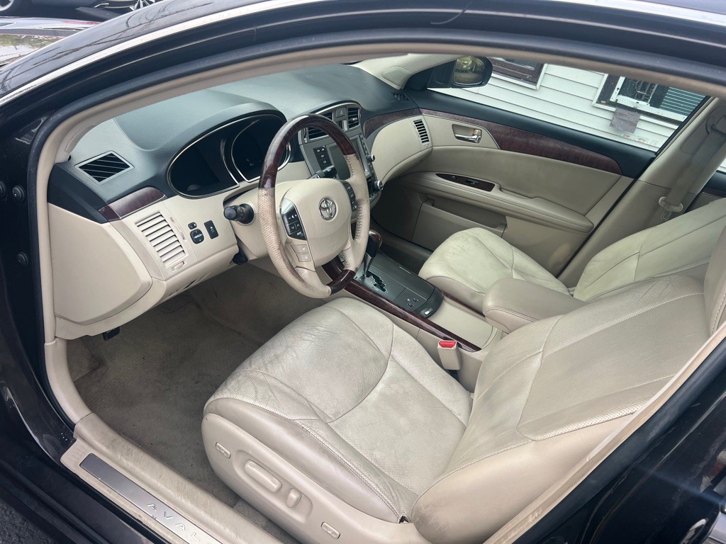 2012 Toyota Avalon Image 8