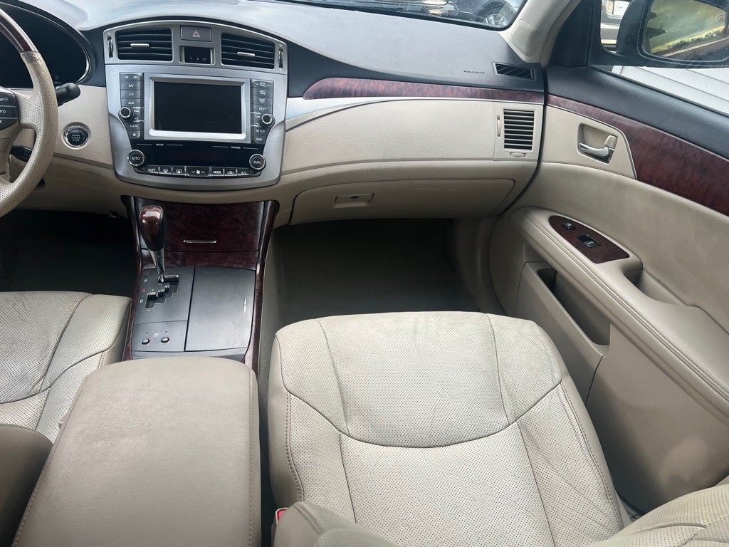 2012 Toyota Avalon Image 10