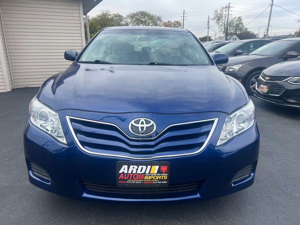 2010 Toyota Camry Image 2