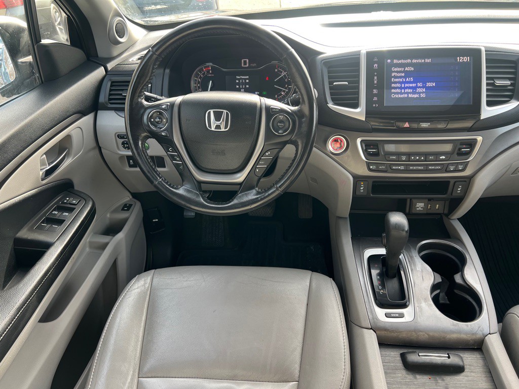 2017 Honda Pilot Image 9