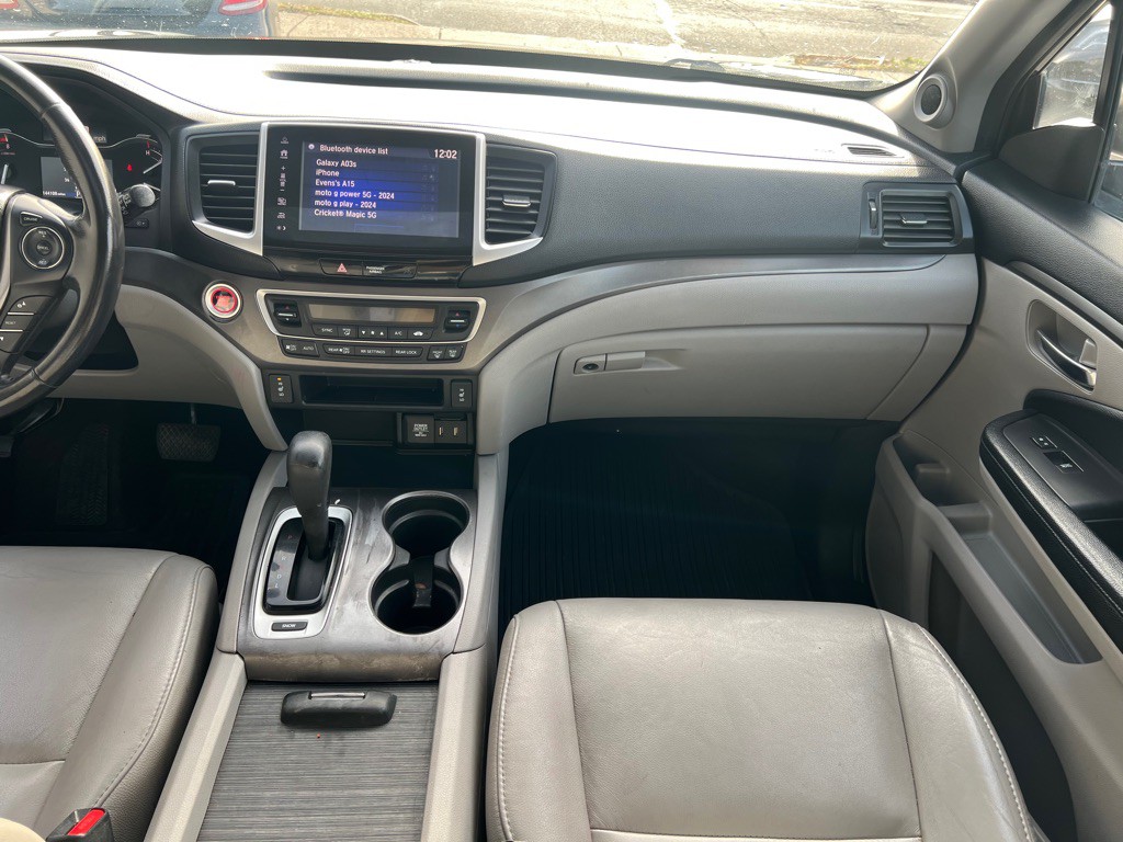 2017 Honda Pilot Image 11