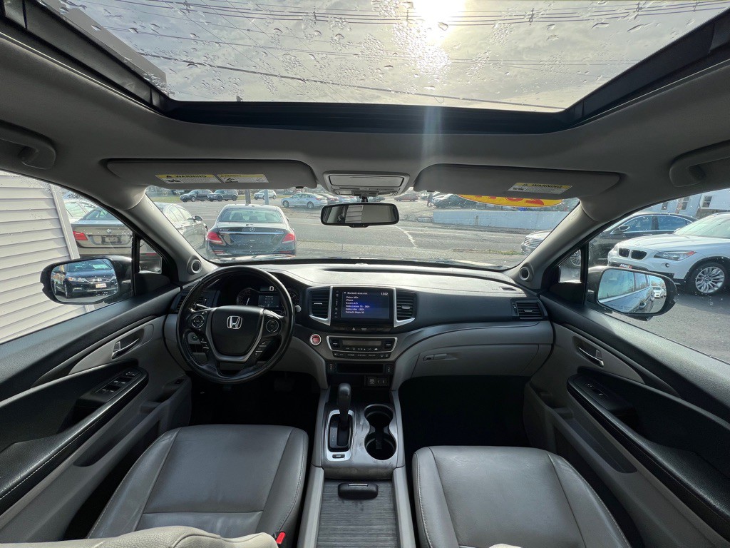 2017 Honda Pilot Image 12