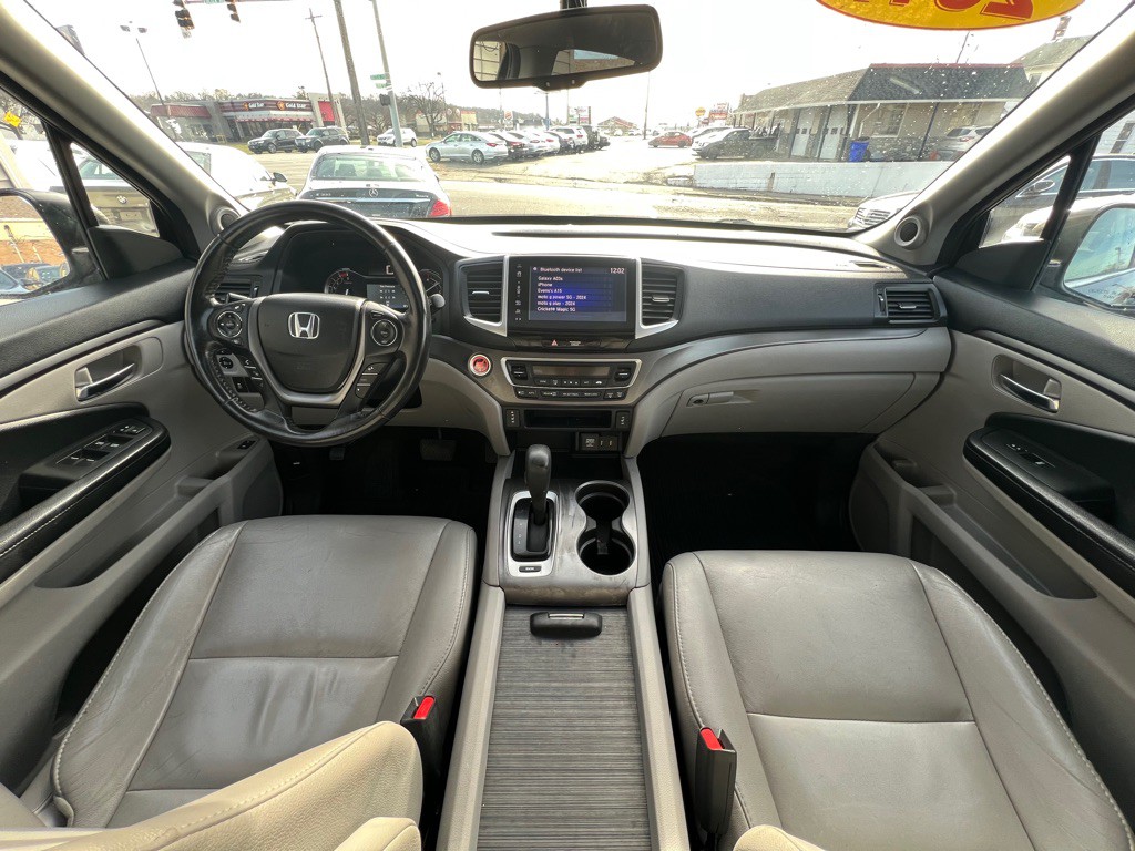 2017 Honda Pilot Image 13