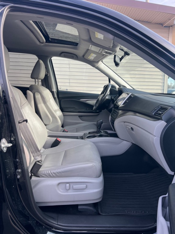 2017 Honda Pilot Image 14