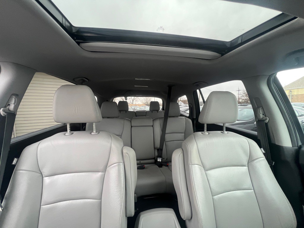 2017 Honda Pilot Image 8