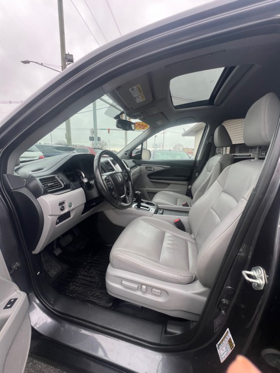 2017 Honda Pilot Image 9