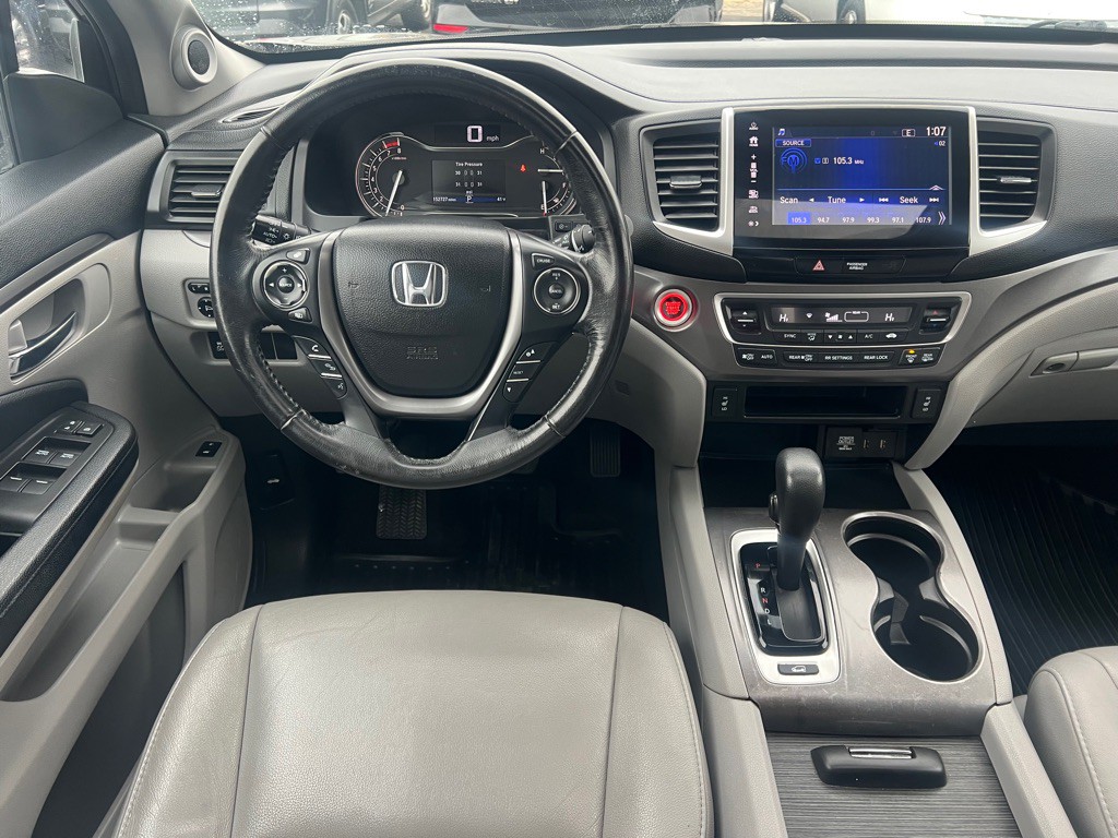 2017 Honda Pilot Image 11