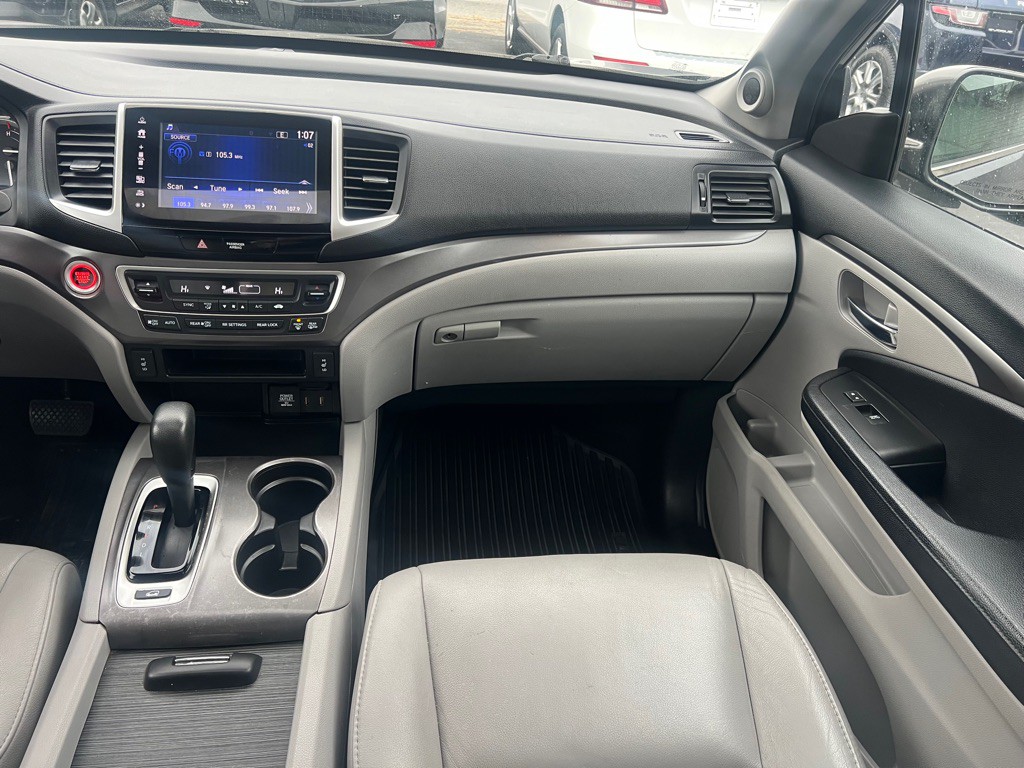 2017 Honda Pilot Image 12