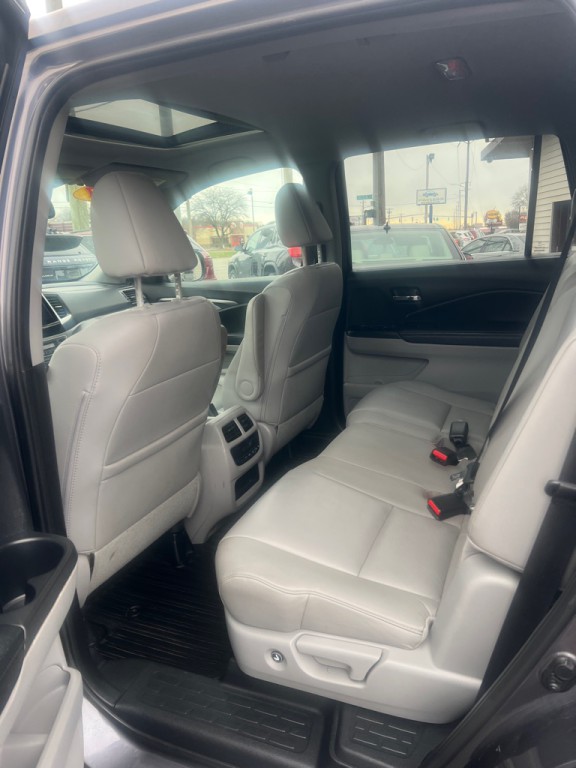 2017 Honda Pilot Image 16