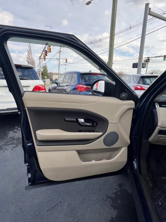 2017 Land Rover Range Rover Evoque Image 9