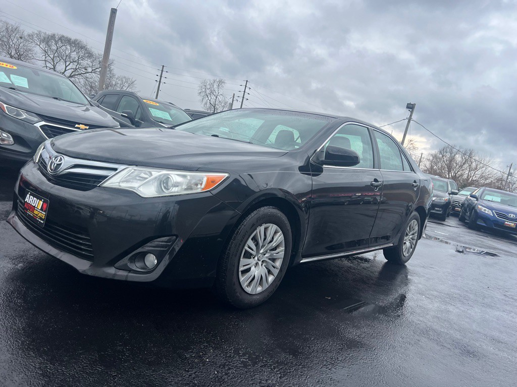 2013 Toyota Camry Image 4