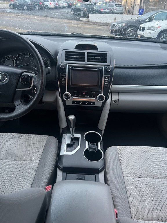 2013 Toyota Camry Image 12