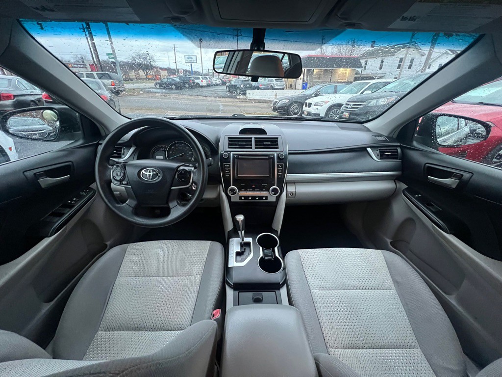 2013 Toyota Camry Image 13