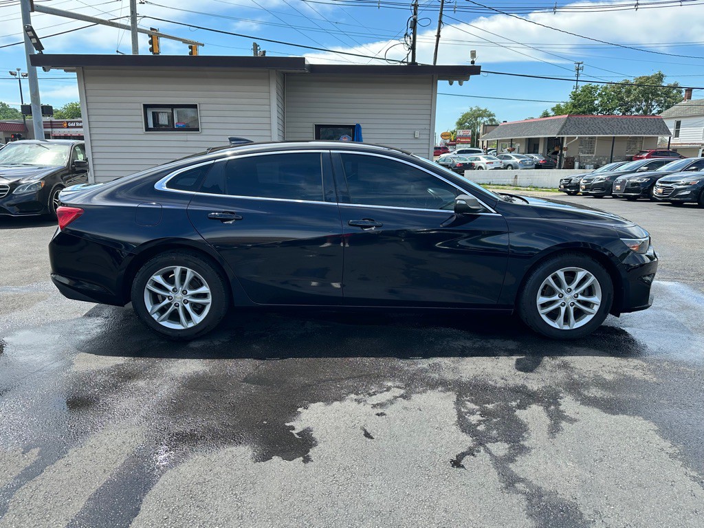 2017 Chevrolet Malibu Image 7