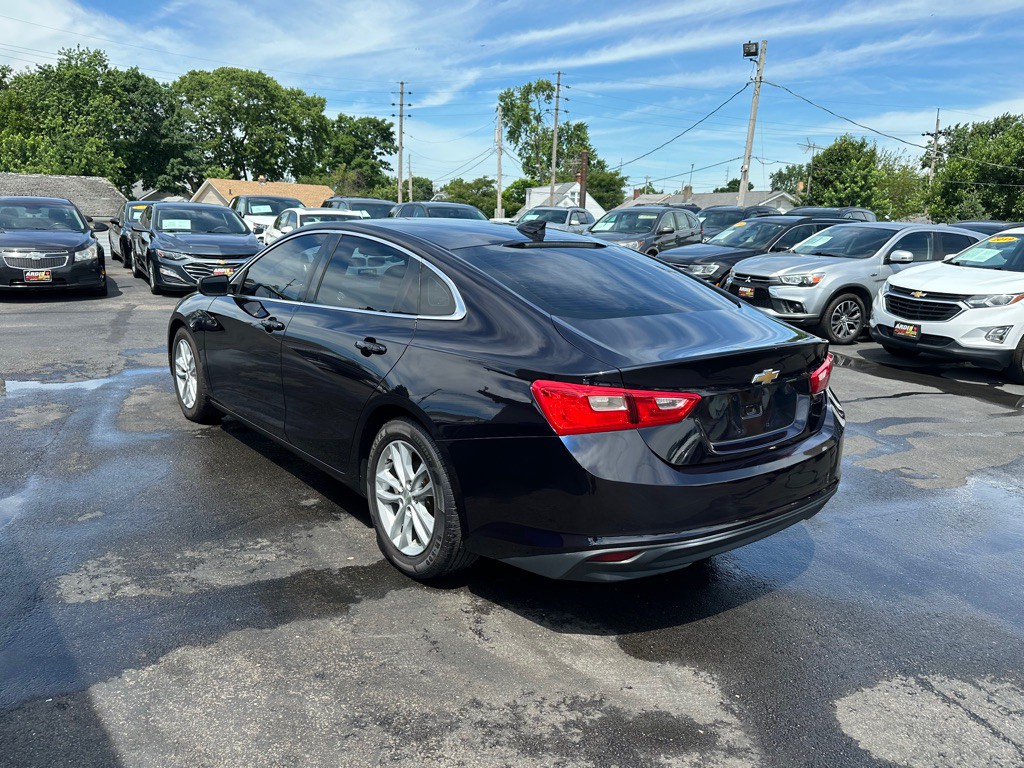 2017 Chevrolet Malibu Image 8