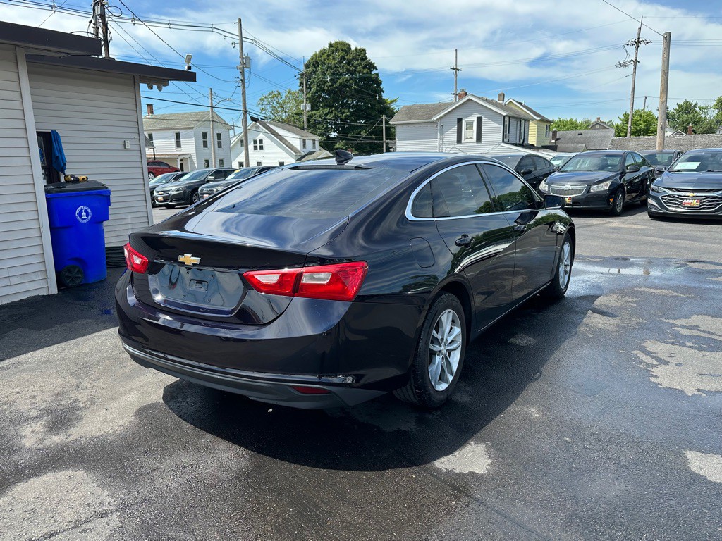 2017 Chevrolet Malibu Image 9