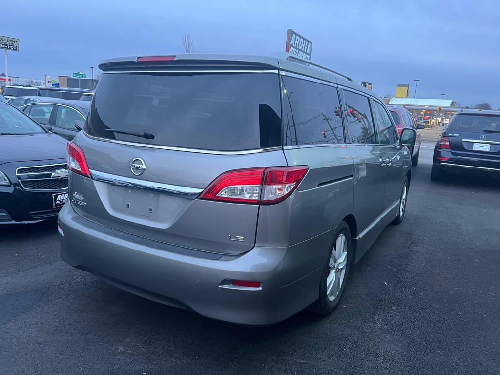 2011 Nissan Quest Image 12