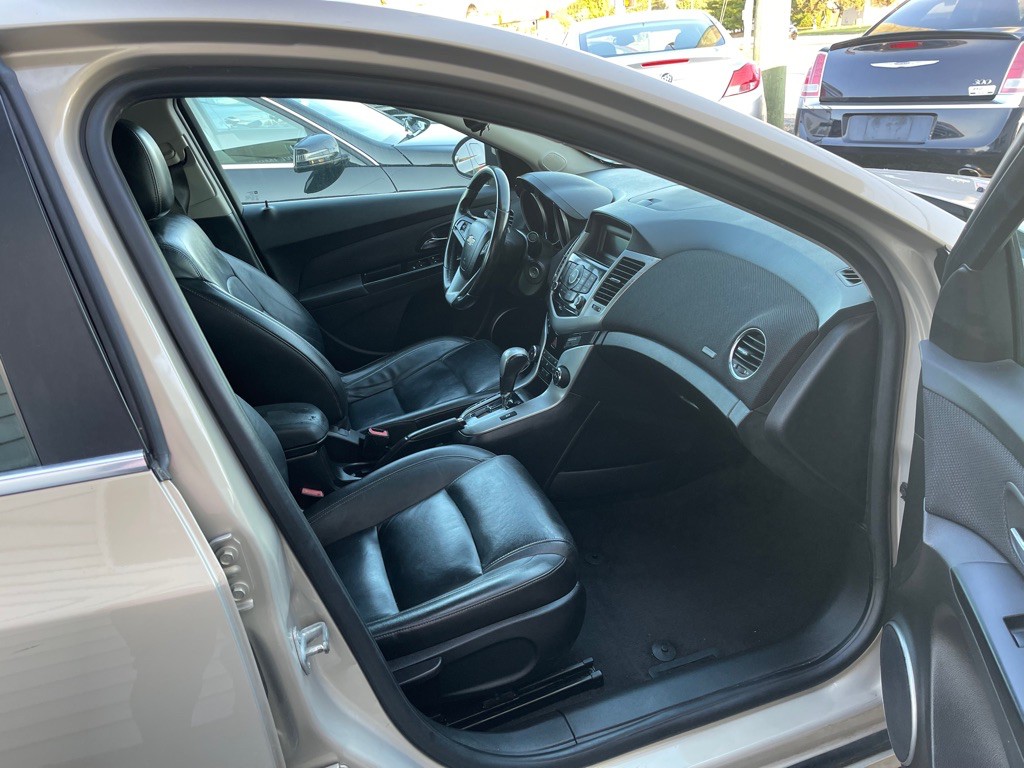 2012 Chevrolet Cruze Image 8