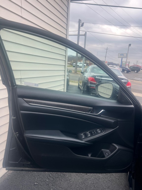 2018 Honda Accord Image 14