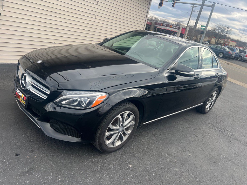 2015 Mercedes-Benz C-Class Image 3