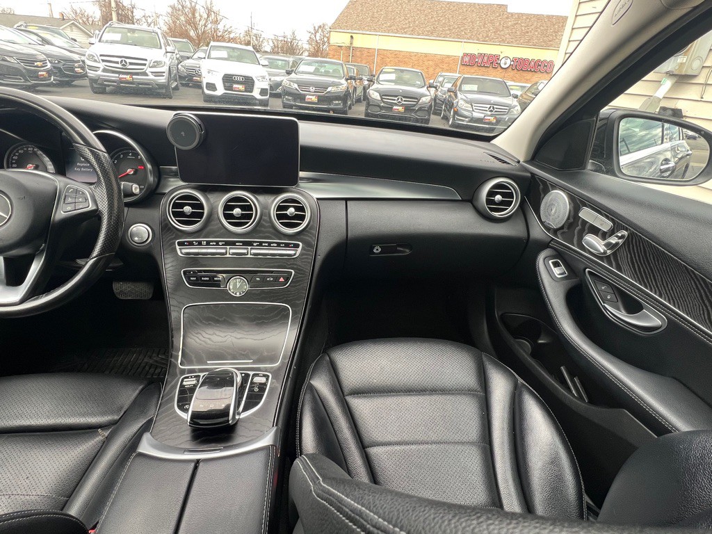 2015 Mercedes-Benz C-Class Image 6