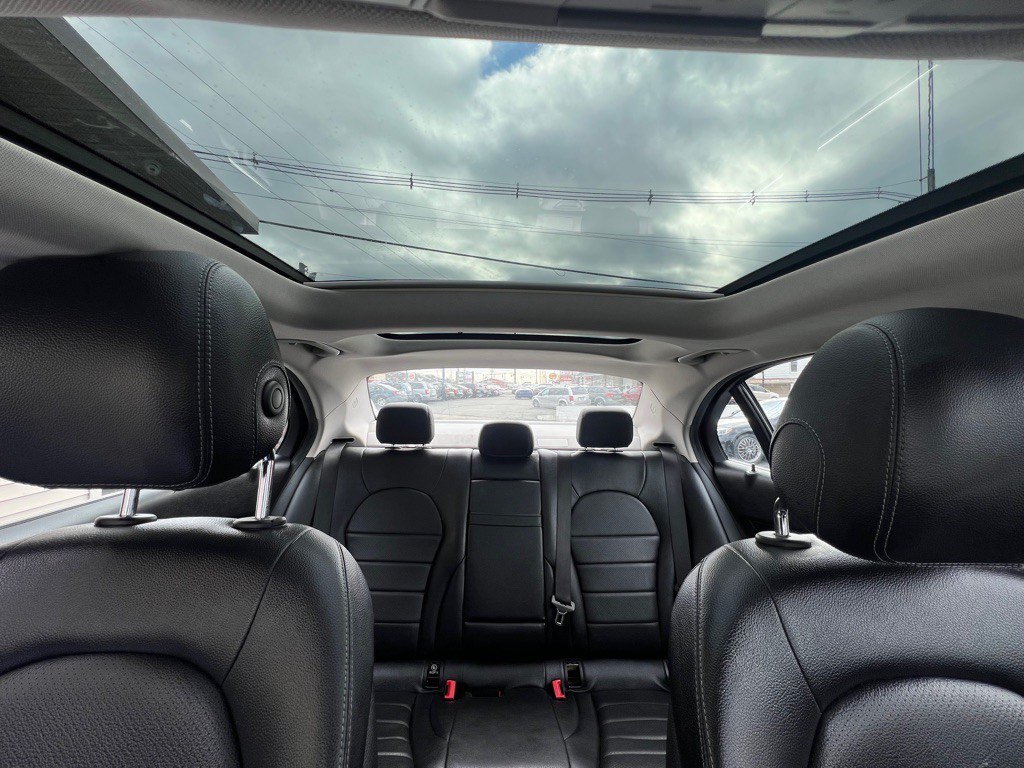 2015 Mercedes-Benz C-Class Image 10