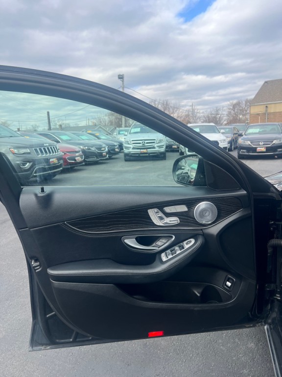 2015 Mercedes-Benz C-Class Image 11