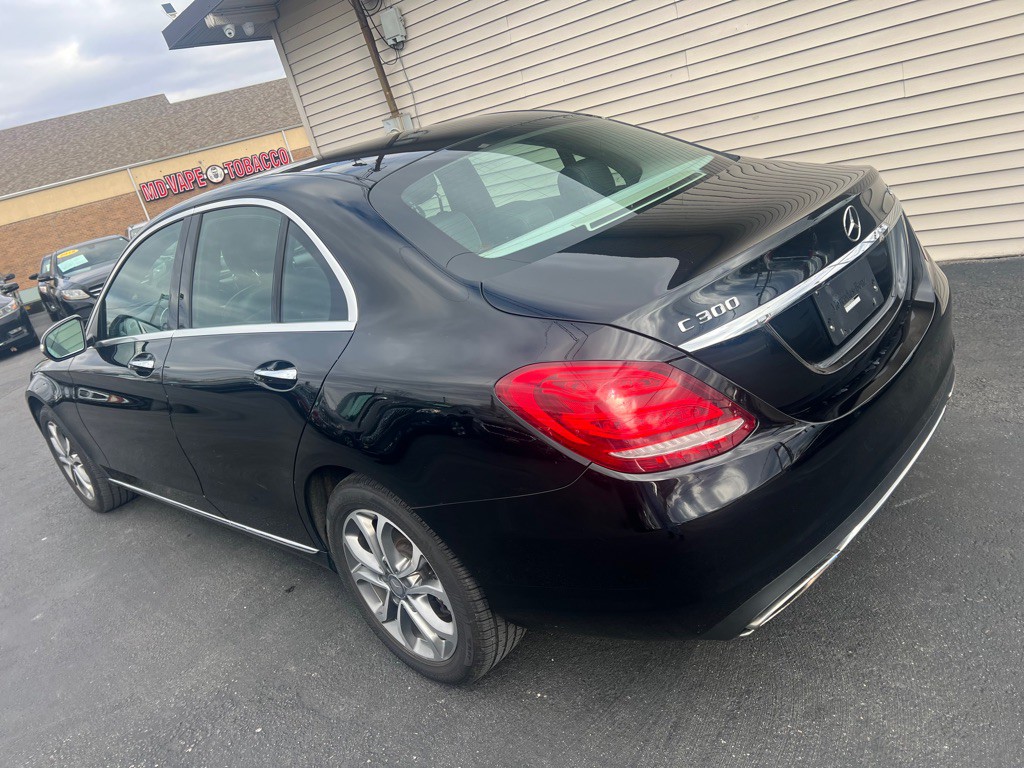 2015 Mercedes-Benz C-Class Image 16